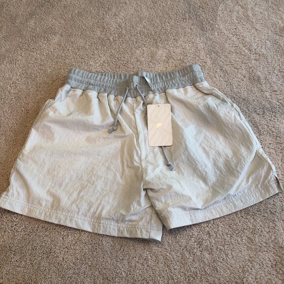 NWT Fabletics Boyfriend Fit Jemma Shorts - Picture 4 of 15